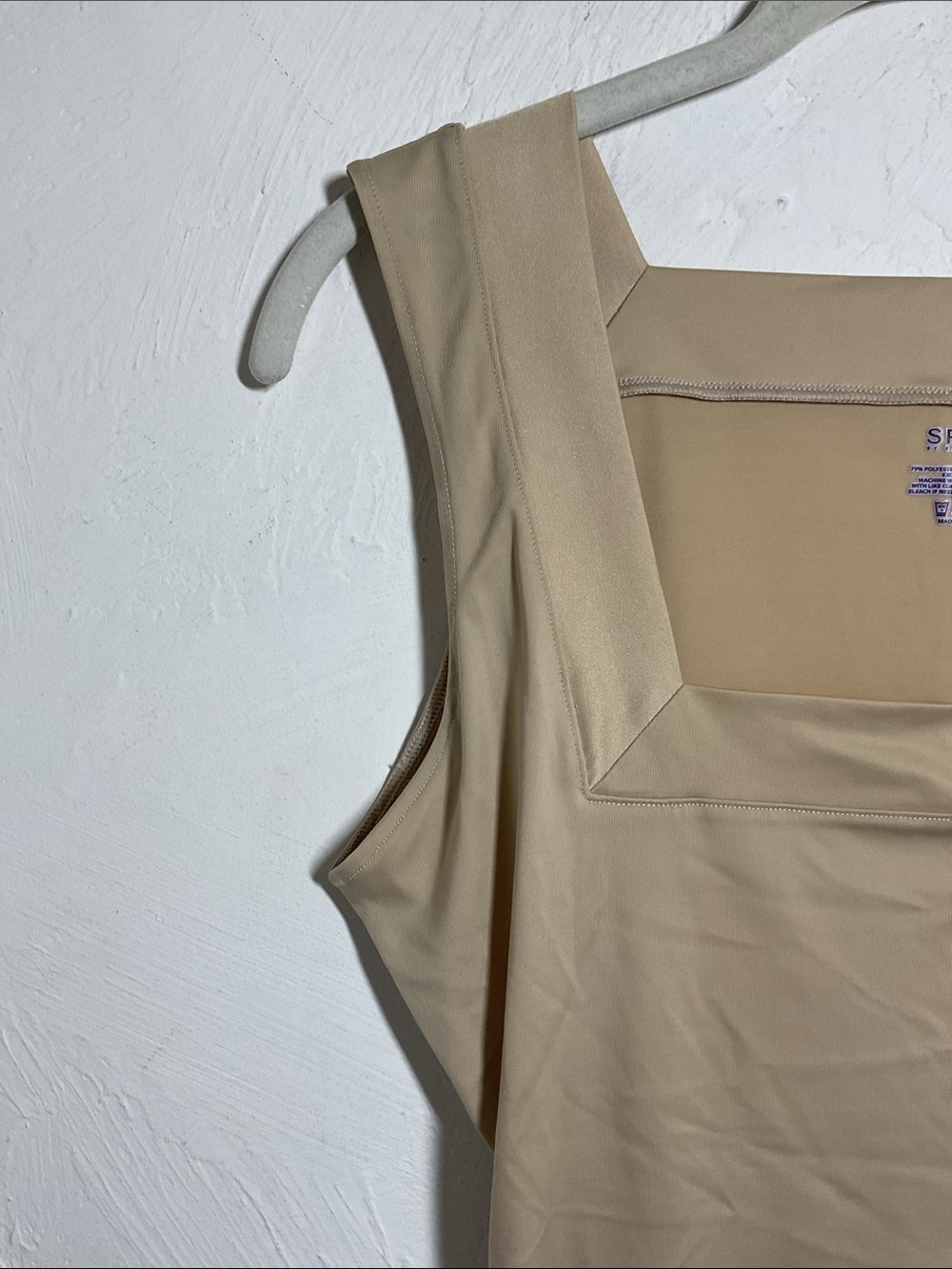 SPANX Hide & Sleek Square Neck Shaping Tank Cami Nude Beige Size L - Picture 2 of 6